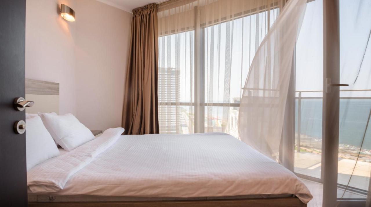 Apartamento Batumi Exterior foto